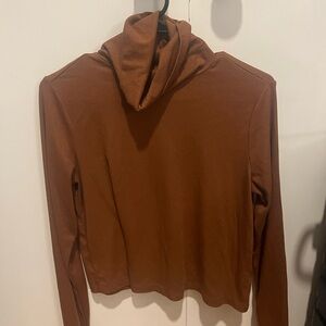 Old Navy UltraLite Long Sleeve Turtleneck Top